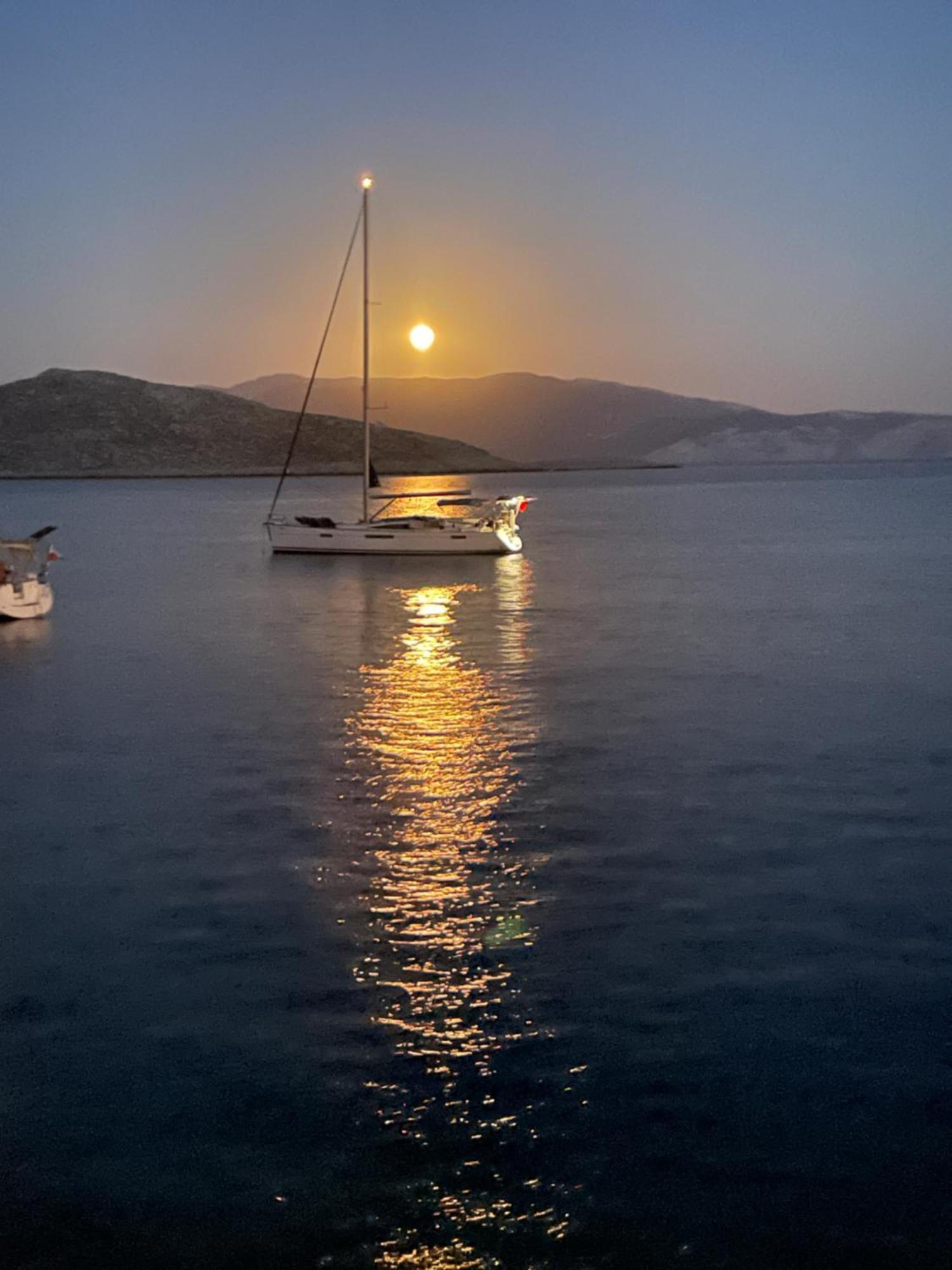 Hiona-seafront * Chalki Town