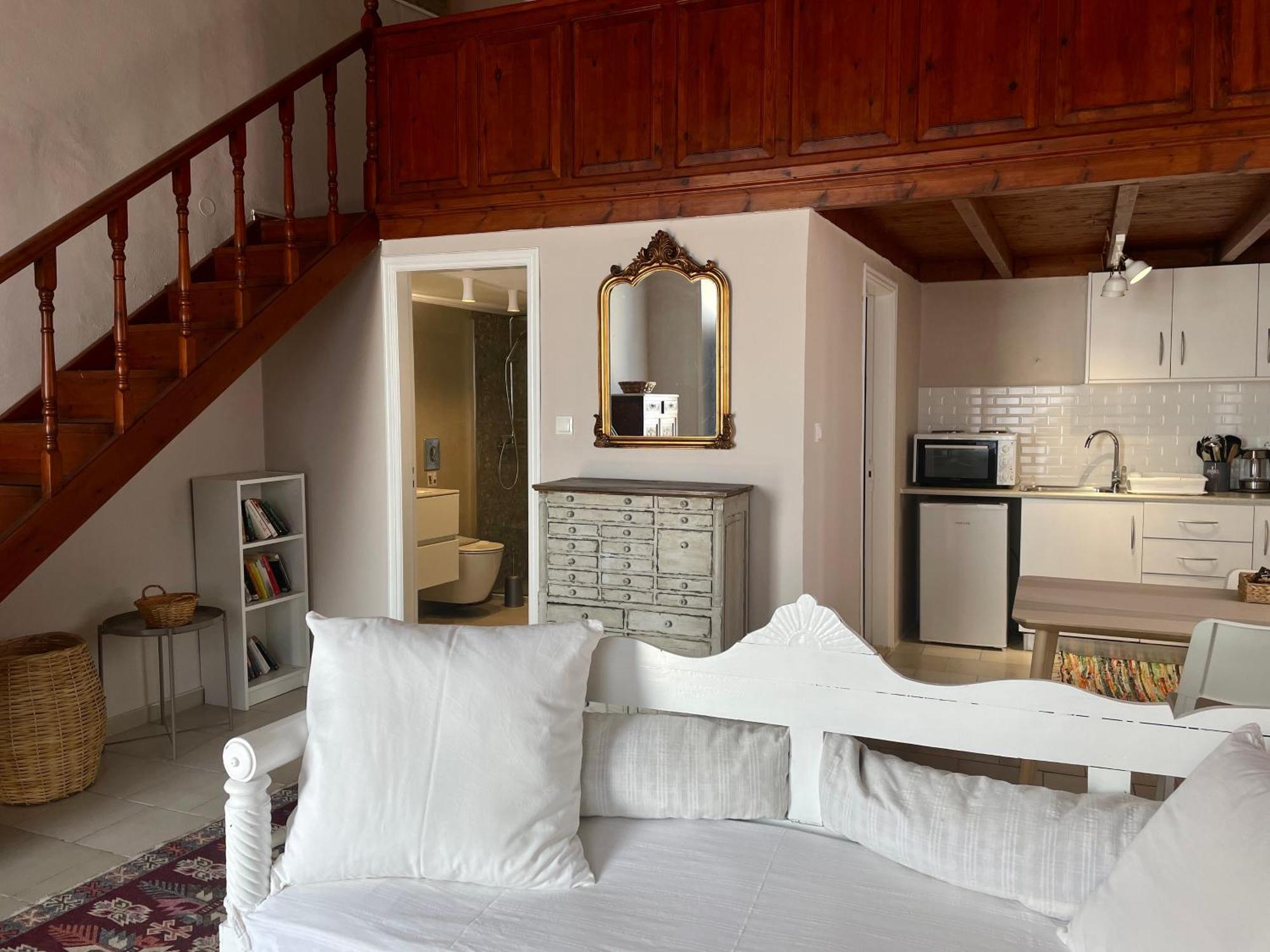 Apartment Hiona-seafront Chalki Town