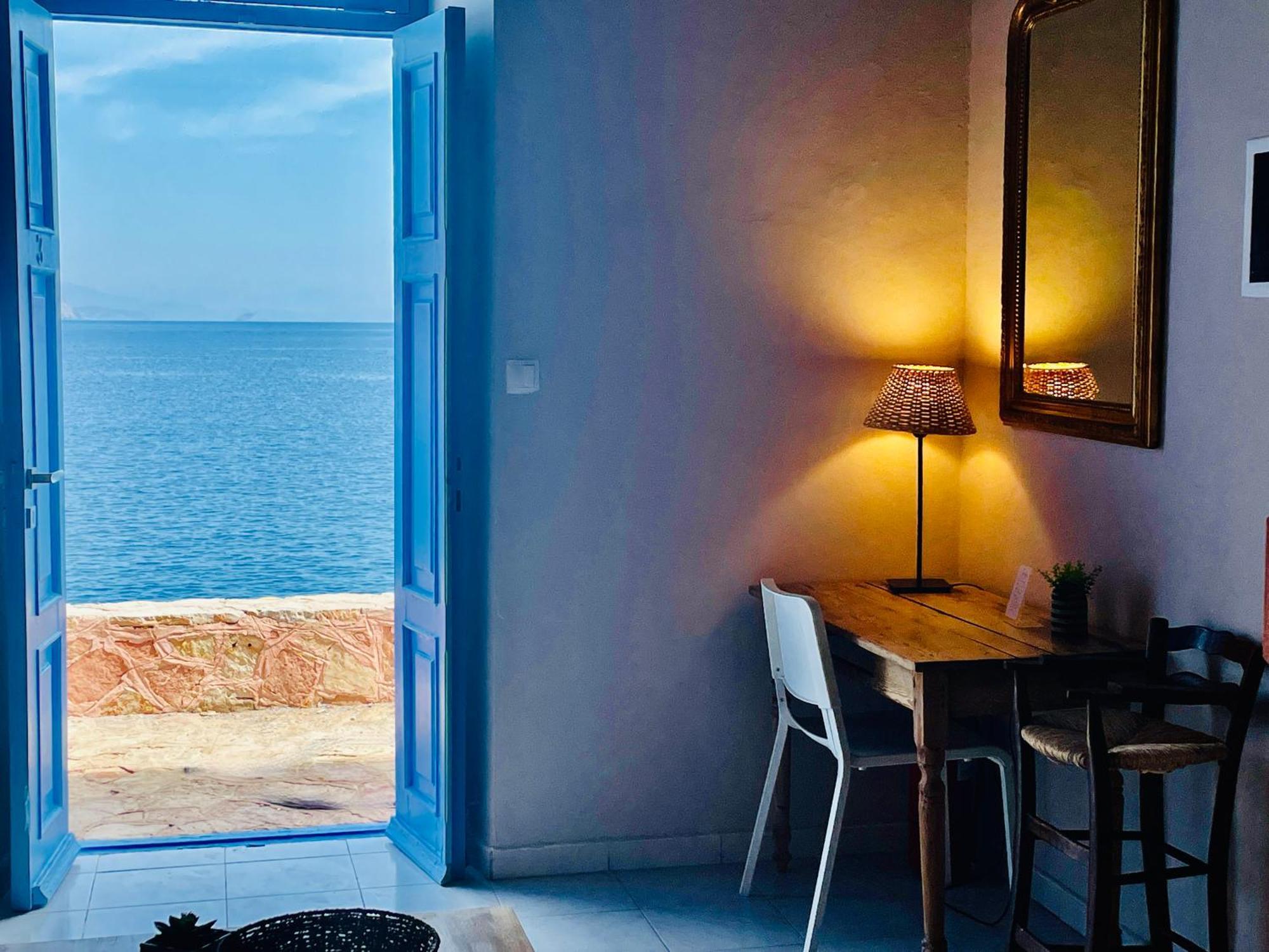 Hiona-seafront Chalki Town