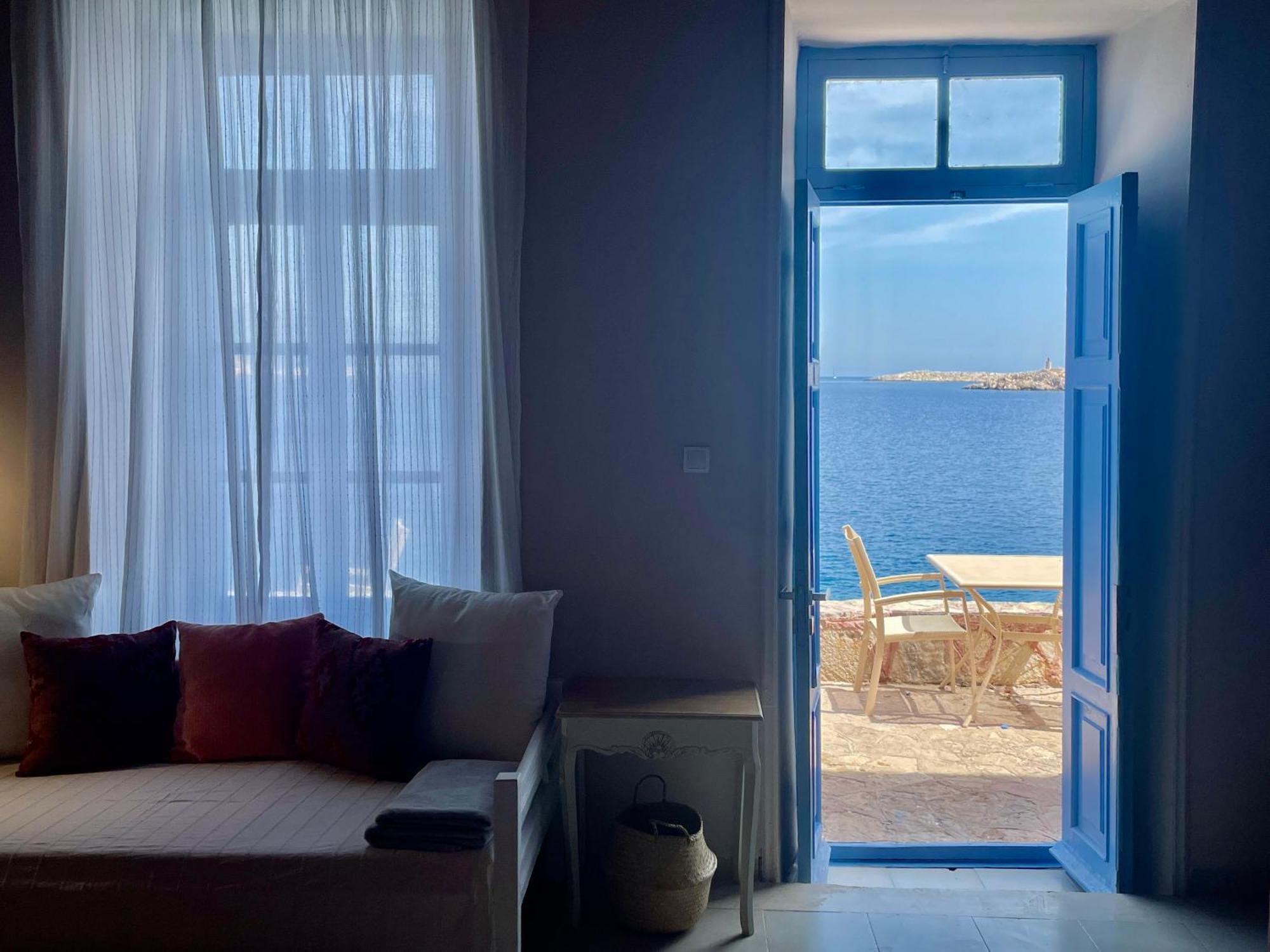Hiona-seafront * Chalki Town