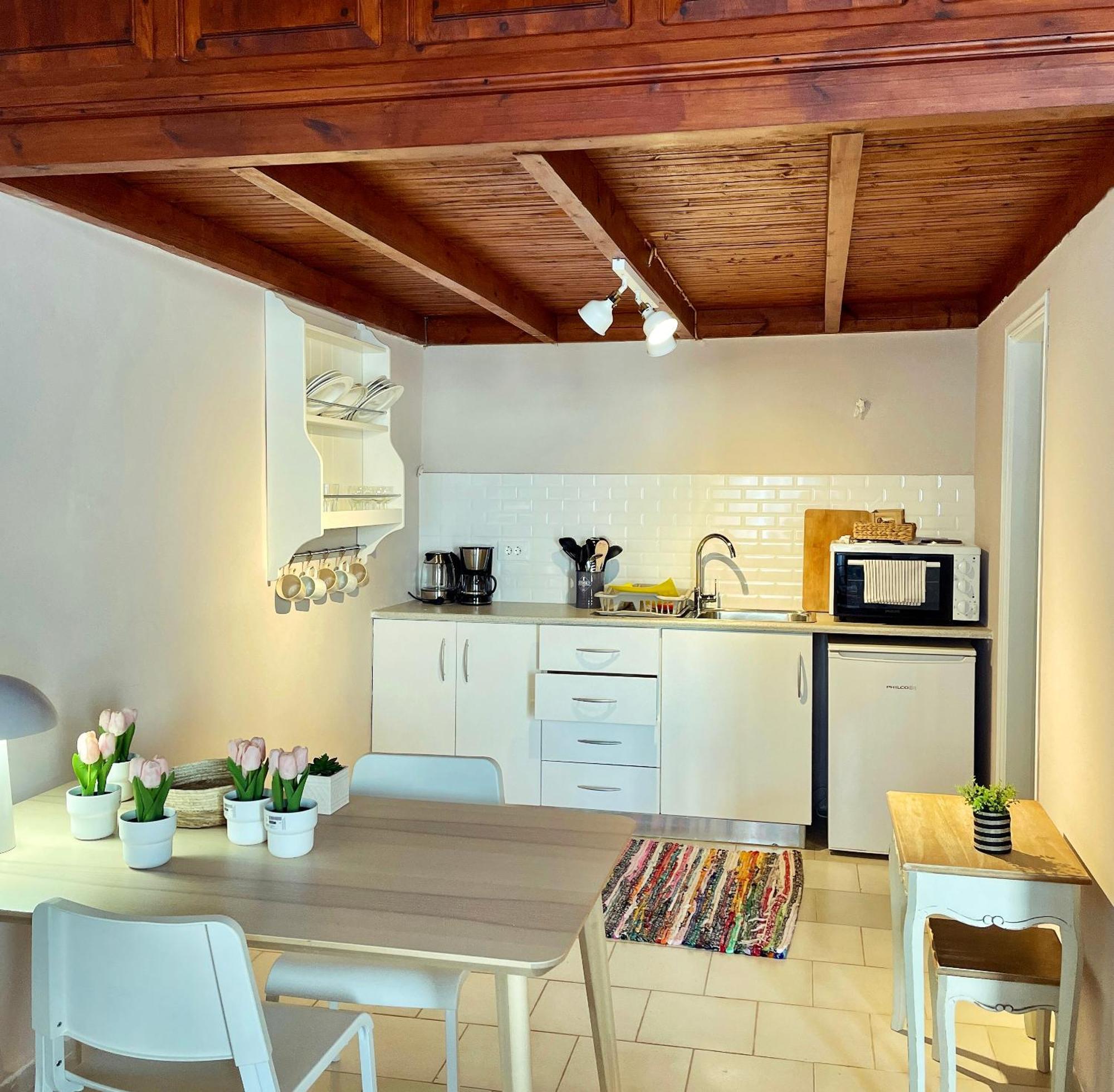 Hiona-seafront Apartment *