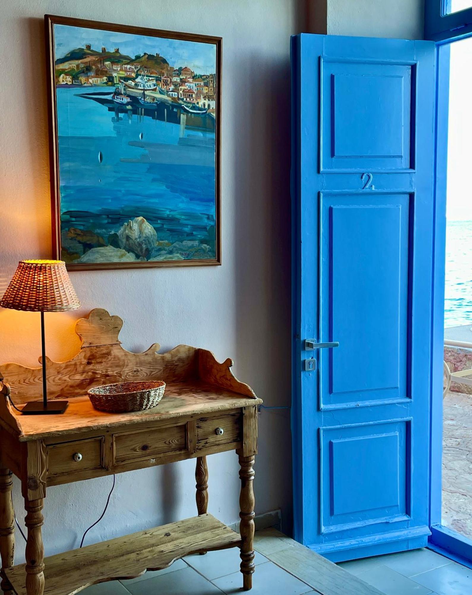 Apartment Hiona-seafront Chalki Town