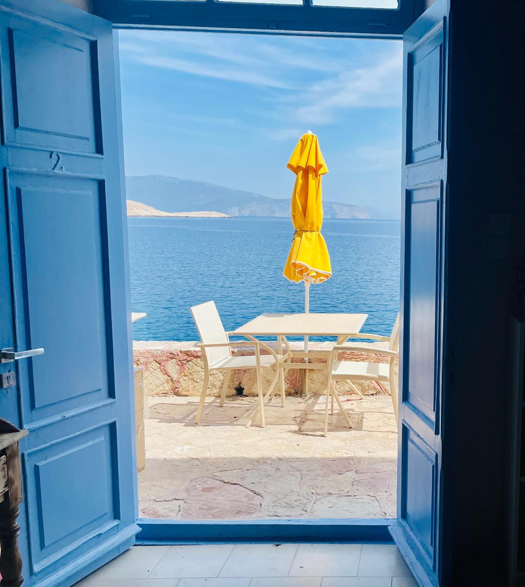 Hiona-seafront * Chalki Town