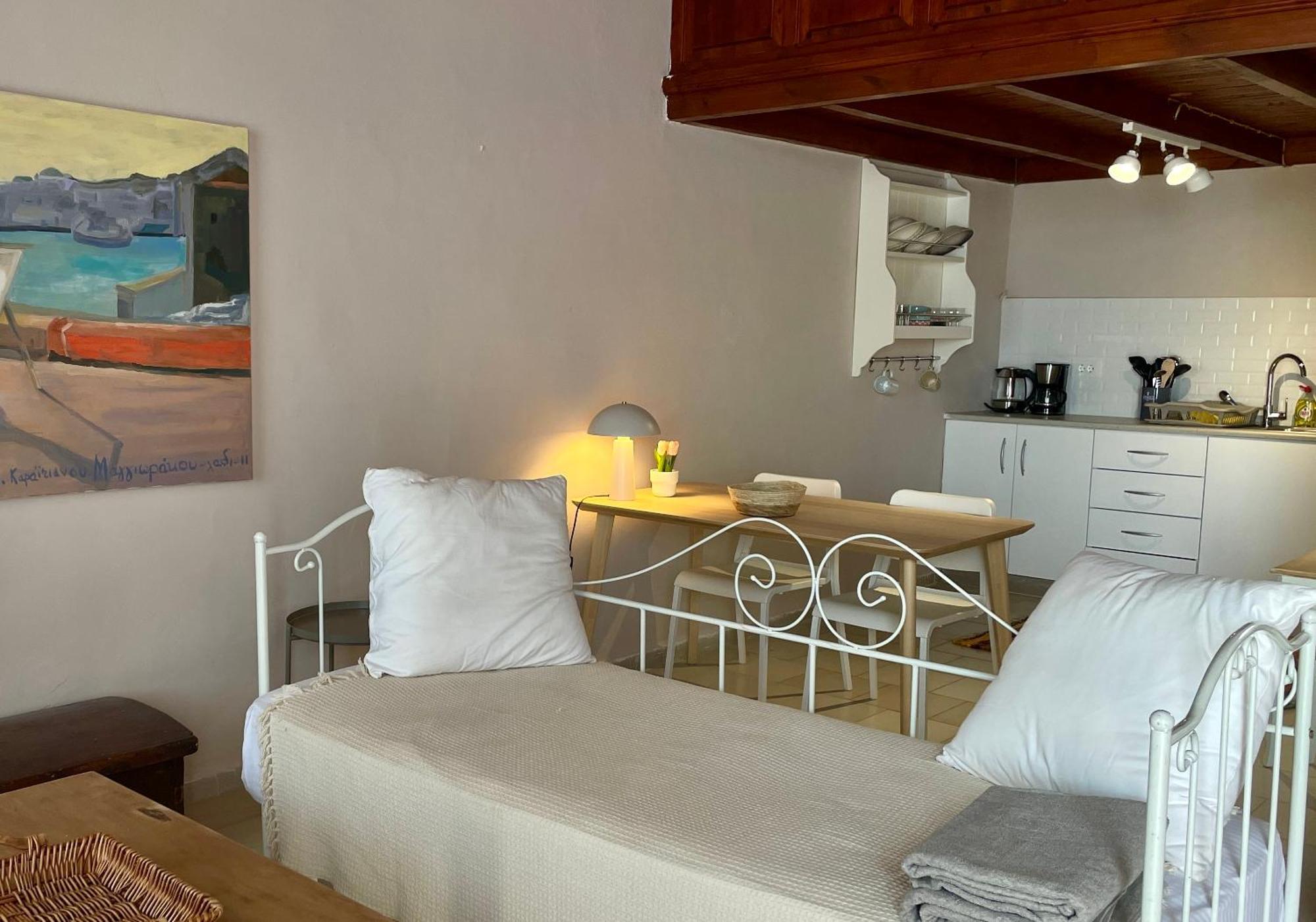 Hiona-seafront Apartment